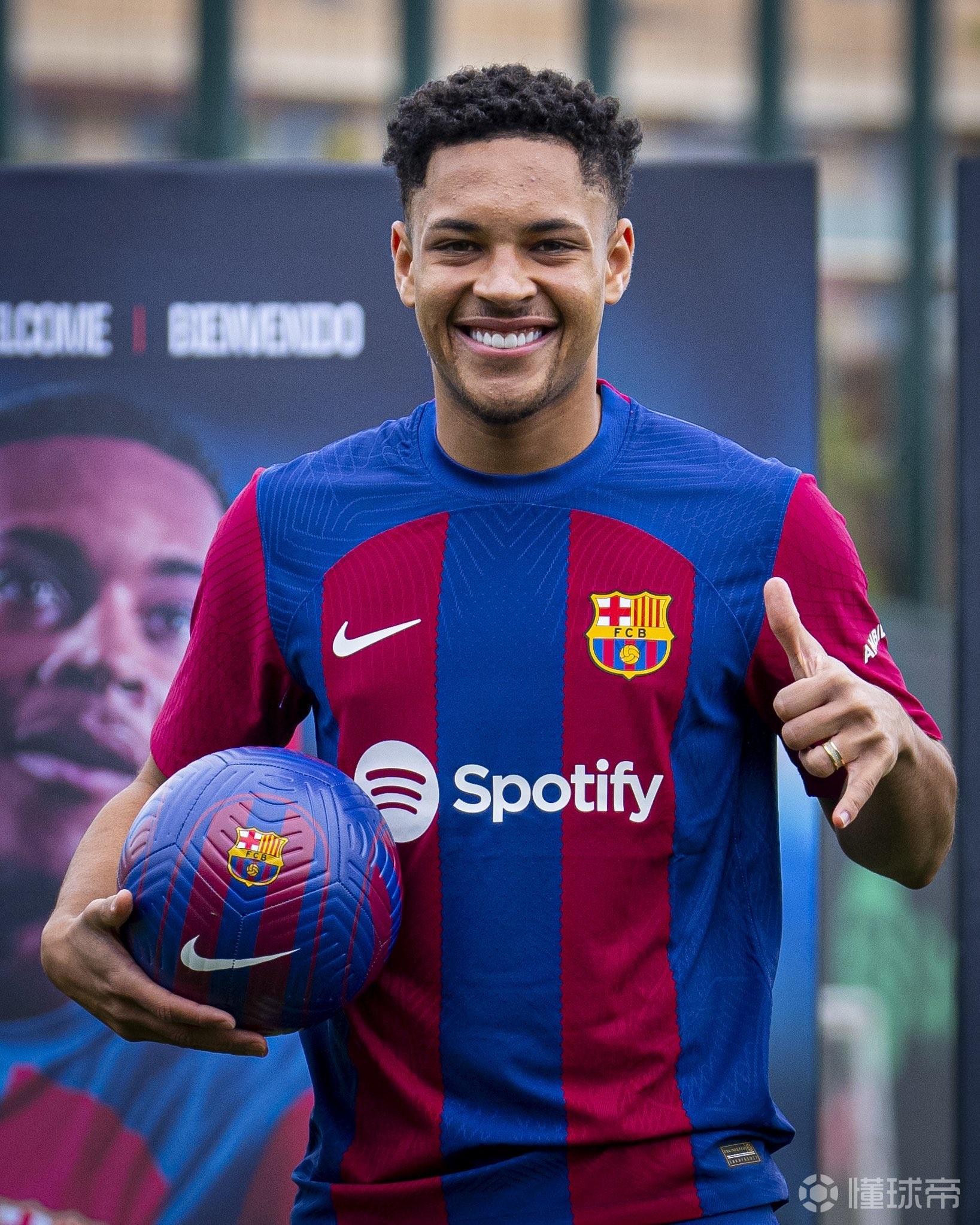 开云电竞 -国际比赛日体能课后；巴塞罗那复出首秀备战足总杯；质疑声仍在；身体对抗强度拉满的简单介绍